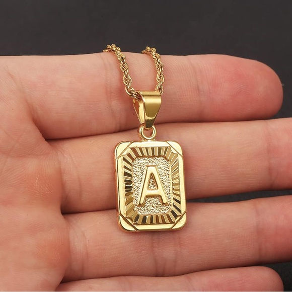 14K Gold Pleated Initial Necklace - Pick Your - Picture 3 of 3
